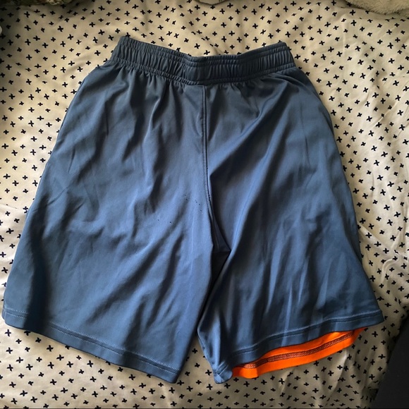 Boys Under Armor Shorts - Picture 4 of 4